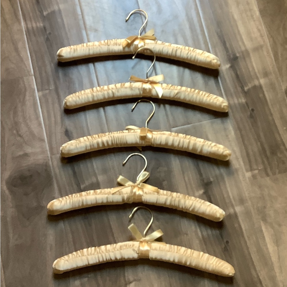 5 Padded clothes hangers set